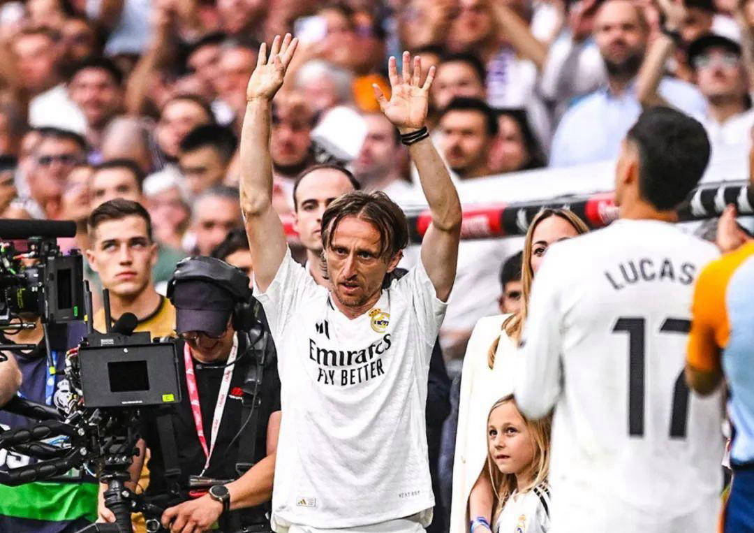 曼城今夏第五签达成协议！莫德里奇加盟米兰、萨内登陆土超！